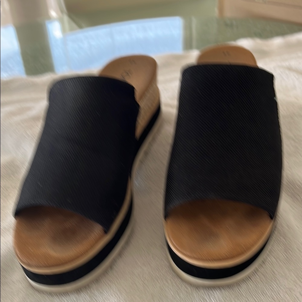 Stylish Black Women's Slide Sandals
